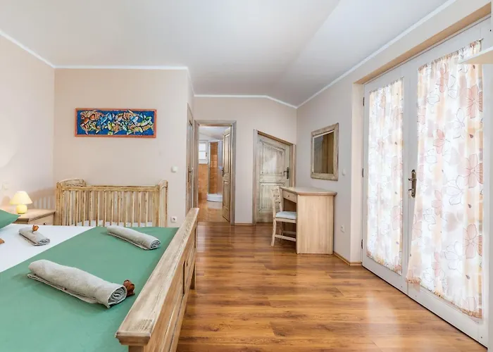 Klara Villa Kastelir