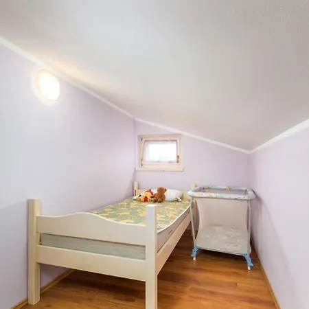 Klara * Каштелир