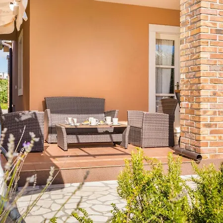 Klara * Каштелир