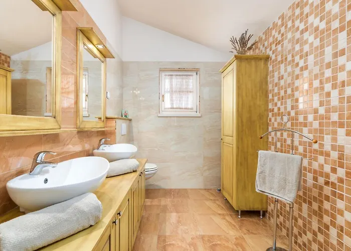 Klara Villa Kaštelir